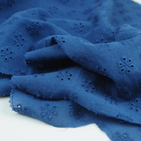 Ткань хлопок вышивка (шитье) «Цветы» дымчато-синий